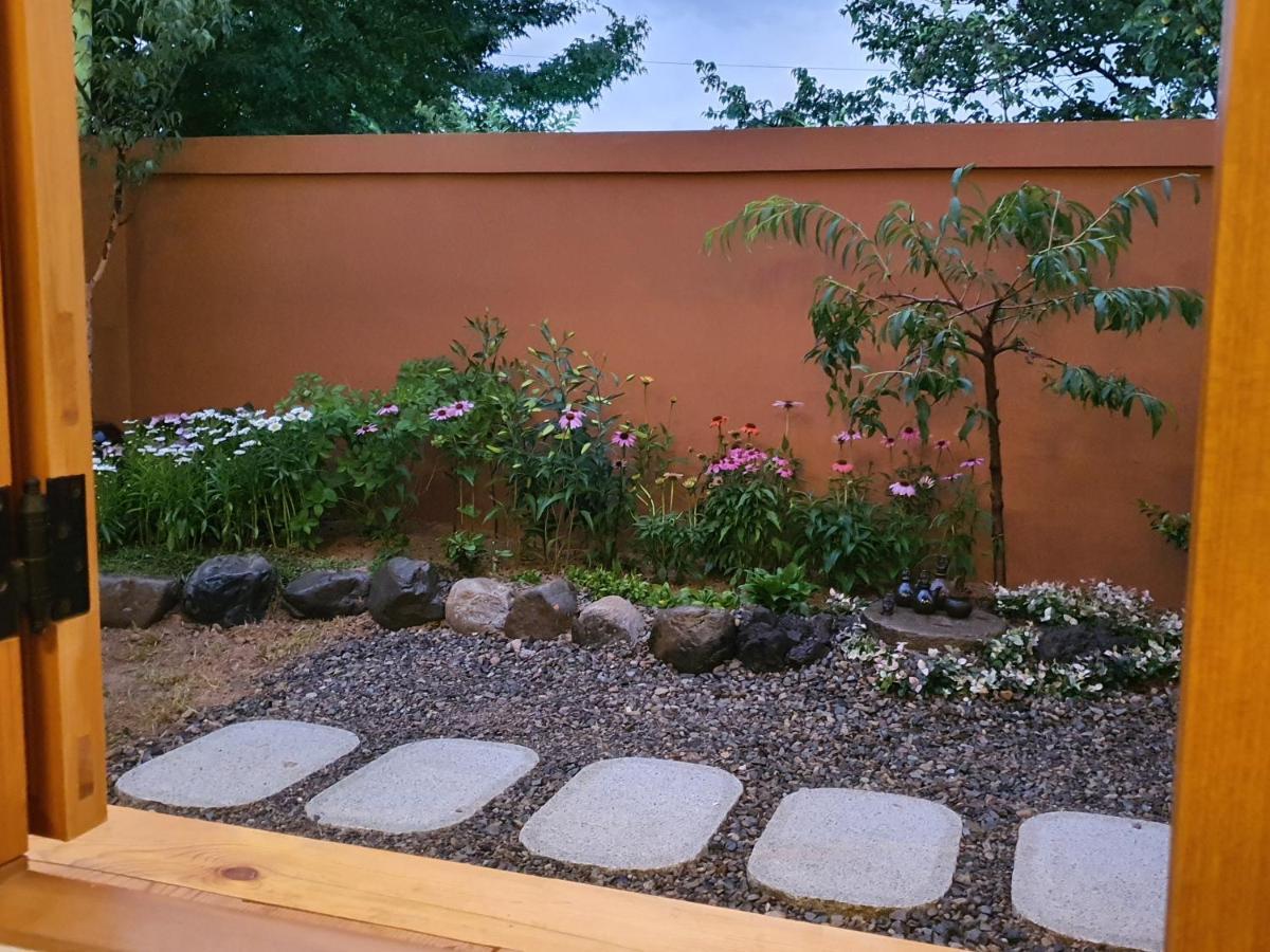 Bed and Breakfast Sieunjae Gyeongju Esterno foto