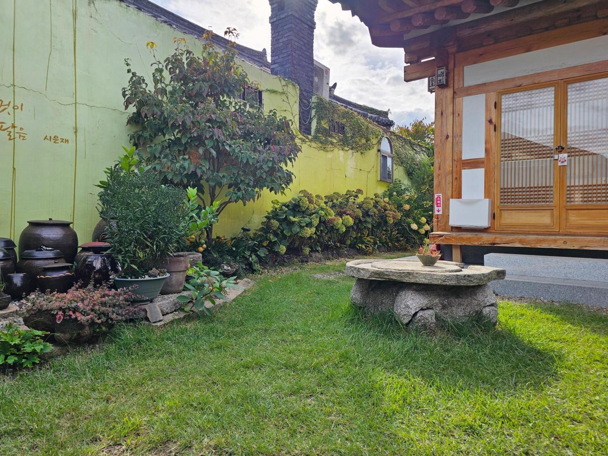 Bed and Breakfast Sieunjae Gyeongju Esterno foto