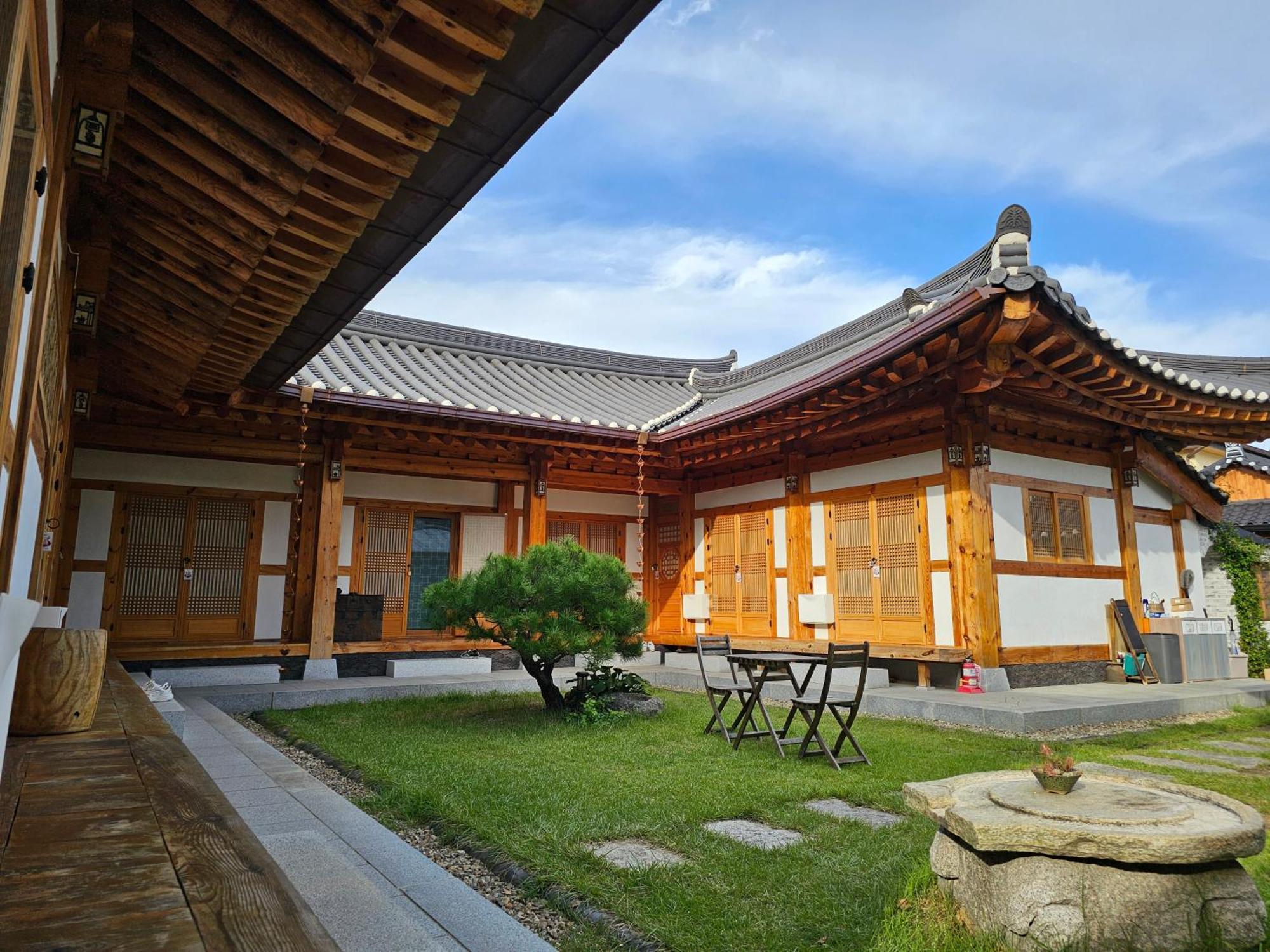 Bed and Breakfast Sieunjae Gyeongju Esterno foto
