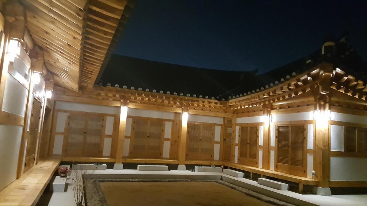 Bed and Breakfast Sieunjae Gyeongju Esterno foto