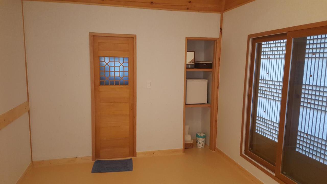 Bed and Breakfast Sieunjae Gyeongju Esterno foto