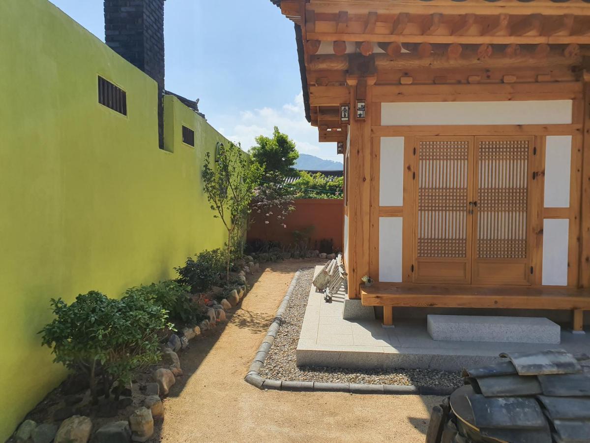 Bed and Breakfast Sieunjae Gyeongju Esterno foto